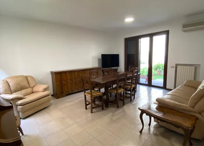 Casa Rina בית הארחה